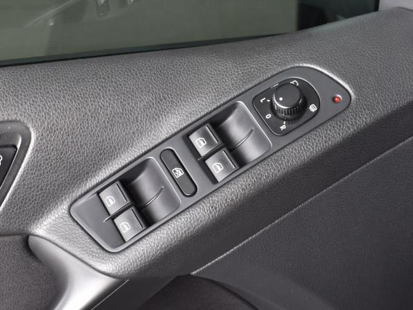 Volkswagen Tiguan I Рестайлинг с пробегом 2015 года, цена 1 374 995 рублей, 106007 км, внедорожник, Автокод Объявления