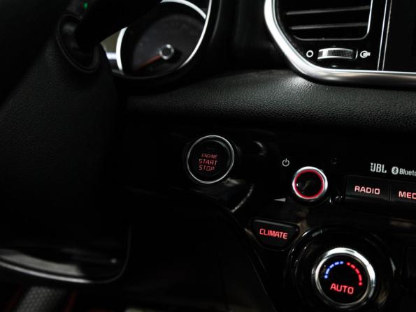 Kia Sportage IV Рестайлинг с пробегом 2018 года, цена 2 399 700 рублей, 126664 км, внедорожник, Автокод Объявления