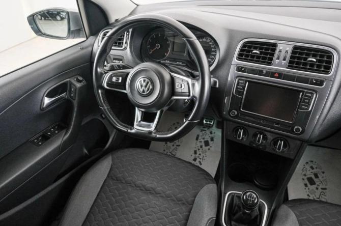 Volkswagen Polo V Рестайлинг с пробегом 2018 года, цена 1 229 000 рублей, 138000 км, седан, Автокод Объявления