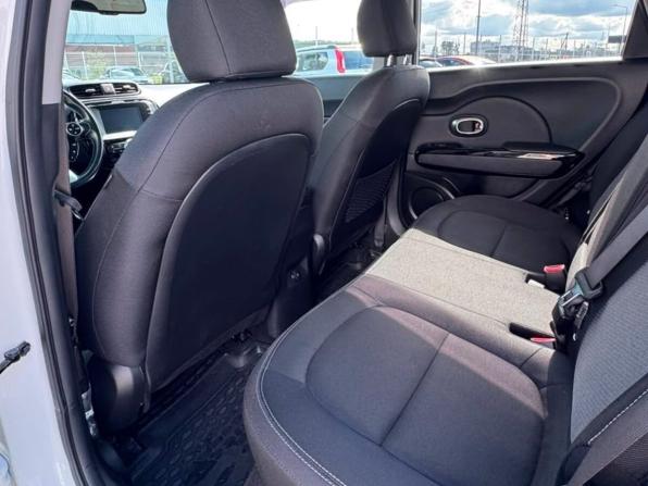Kia Soul II Рестайлинг с пробегом 2018 года, цена 1 870 000 рублей, 82200 км, хэтчбек, Автокод Объявления