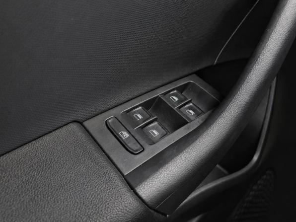 Skoda Rapid I с пробегом 2015 года, цена 999 000 рублей, 175334 км, лифтбек, Автокод Объявления