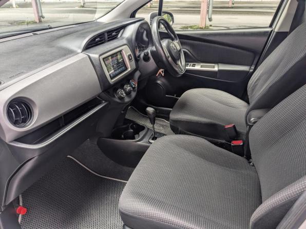 Toyota Vitz III (XP130) Рестайлинг с пробегом 2014 года, цена 859 900 рублей, 149000 км, хэтчбек, Автокод Объявления
