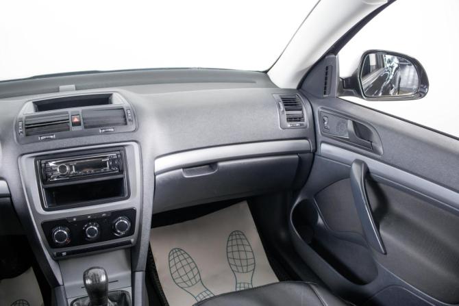 Skoda Octavia II (A5) Рестайлинг с пробегом 2011 года, цена 949 000 рублей, 268256 км, лифтбек, Автокод Объявления
