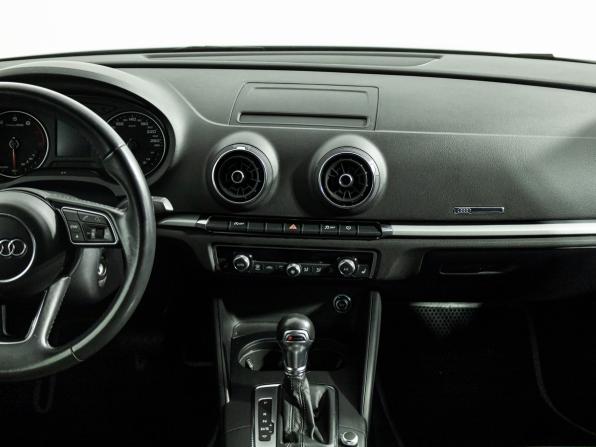 Audi A3 III (8V) Рестайлинг с пробегом 2019 года, цена 2 099 700 рублей, 96137 км, седан, Автокод Объявления