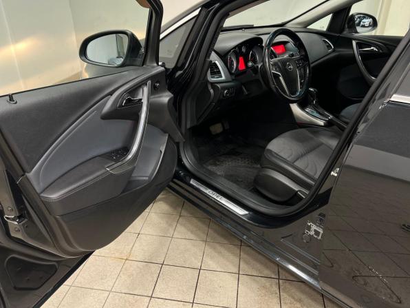 Opel Astra J Рестайлинг с пробегом 2013 года, цена 690 000 рублей, 157200 км, седан, Автокод Объявления