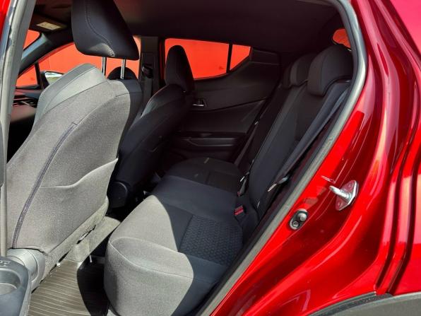 Toyota C-HR I Рестайлинг с пробегом 2022 года, цена 2 690 000 рублей, 30800 км, внедорожник, Автокод Объявления