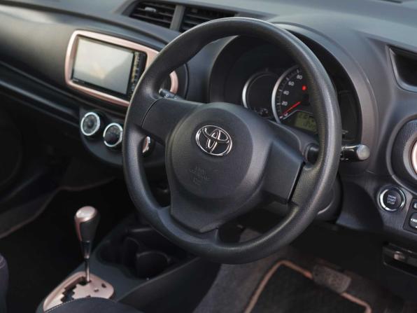 Toyota Vitz III (XP130) с пробегом 2013 года, цена 750 000 рублей, 137224 км, хэтчбек, Автокод Объявления