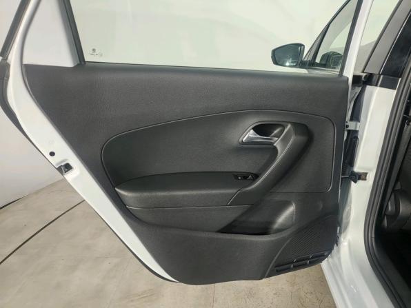 Volkswagen Polo V Рестайлинг с пробегом 2018 года, цена 960 000 рублей, 105000 км, седан, Автокод Объявления