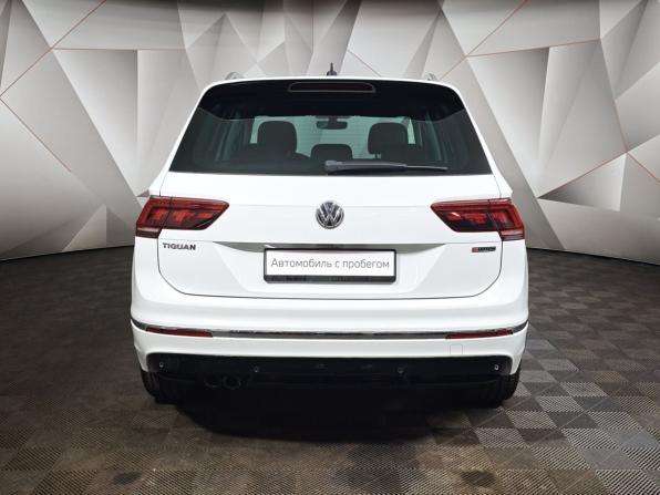 Volkswagen Tiguan II с пробегом 2018 года, цена 3 100 000 рублей, 88869 км, внедорожник, Автокод Объявления
