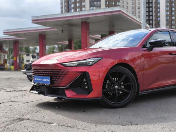 Changan UNI-V I с пробегом 2024 года, цена 2 390 000 рублей, 39840 км, лифтбек, Автокод Объявления