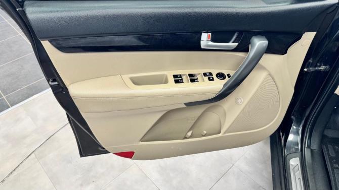Kia Sorento II Рестайлинг с пробегом 2013 года, цена 1 650 000 рублей, 255895 км, внедорожник, Автокод Объявления