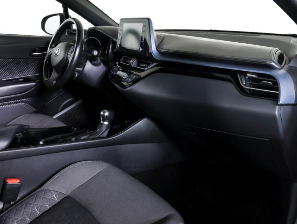 Toyota C-HR I Рестайлинг с пробегом 2019 года, цена 2 690 000 рублей, 89336 км, внедорожник, Автокод Объявления