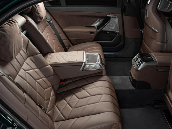 Новый BMW 7 серии VII (G70) Рестайлинг 2026 года, цена 25 490 000 рублей, седан, Автокод Объявления
