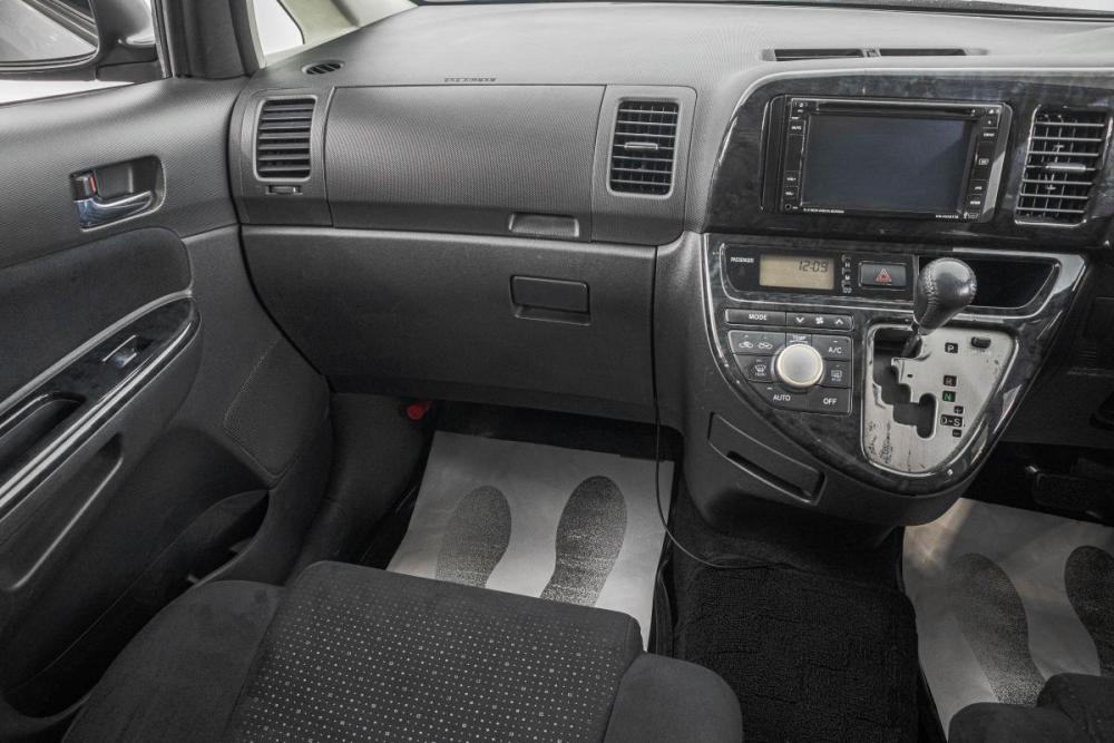 Toyota Wish I Рестайлинг Барнаул  - изображение 16