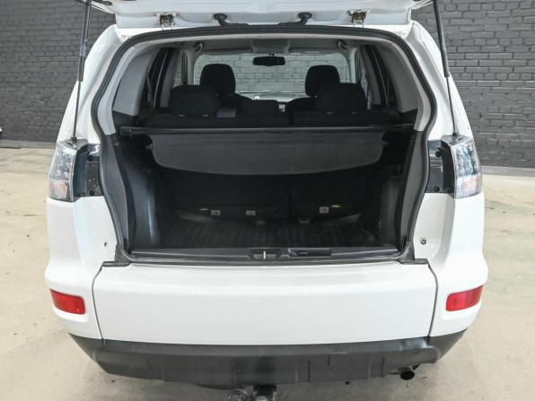 Mitsubishi Outlander II Рестайлинг с пробегом 2012 года, цена 1 330 000 рублей, 301775 км, внедорожник, Автокод Объявления