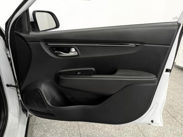 Kia Rio IV с пробегом 2018 года, цена 1 650 000 рублей, 58526 км, хэтчбек, Автокод Объявления