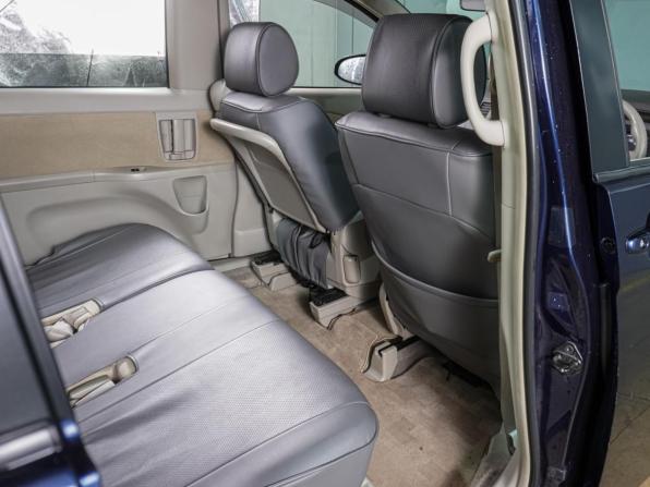 Toyota ISis I Рестайлинг с пробегом 2013 года, цена 1 219 000 рублей, 162880 км, компактвэн, Автокод Объявления