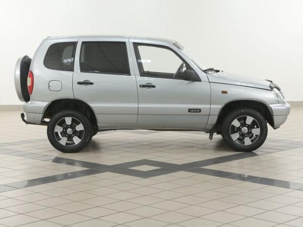 Chevrolet Niva I с пробегом 2006 года, цена 327 000 рублей, 140700 км, внедорожник, Автокод Объявления