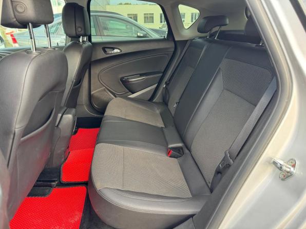 Opel Astra J с пробегом 2011 года, цена 690 000 рублей, 237365 км, хэтчбек, Автокод Объявления