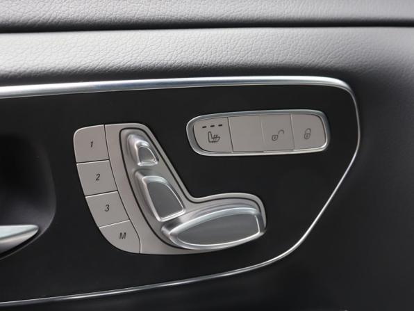 Mercedes-Benz V-Класс III (W447) Рестайлинг с пробегом 2023 года, цена 8 910 000 рублей, 6008 км, минивэн, Автокод Объявления