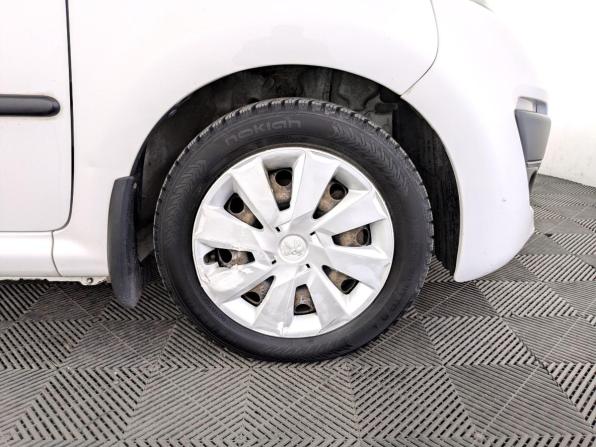 Peugeot 107 I Рестайлинг 2 с пробегом 2013 года, цена 650 000 рублей, 82869 км, хэтчбек, Автокод Объявления