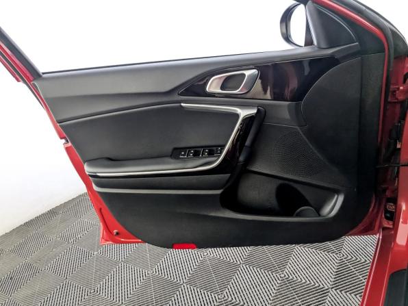 Kia Ceed III с пробегом 2021 года, цена 2 145 000 рублей, 74950 км, универсал, Автокод Объявления