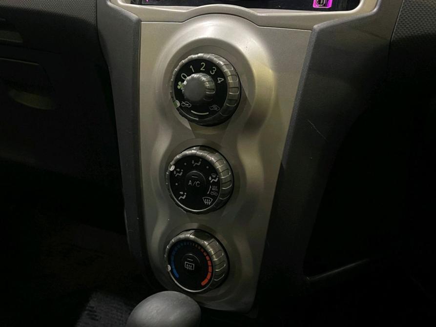 Toyota Vitz II (XP90) Новосибирск  - изображение 19