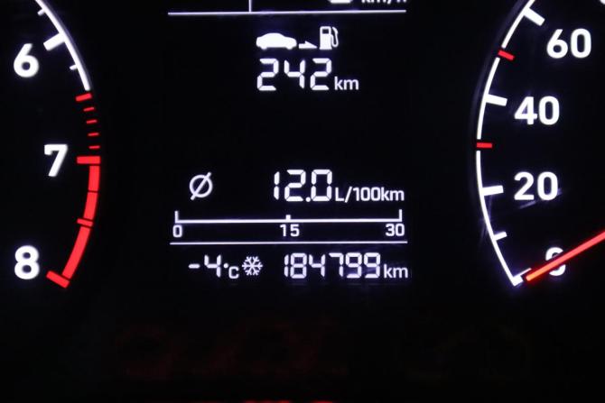 Hyundai Solaris II с пробегом 2018 года, цена 1 040 350 рублей, 184799 км, седан, Автокод Объявления