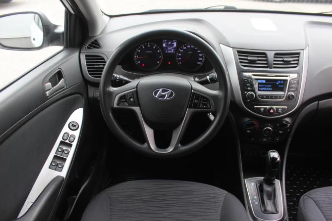 Hyundai Solaris I Рестайлинг с пробегом 2016 года, цена 897 000 рублей, 215641 км, седан, Автокод Объявления