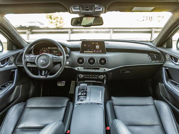 Kia Stinger I с пробегом 2018 года, цена 2 498 000 рублей, 106206 км, лифтбек, Автокод Объявления