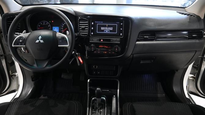 Mitsubishi Outlander III Рестайлинг 3 с пробегом 2018 года, цена 1 350 000 рублей, 100493 км, внедорожник, Автокод Объявления