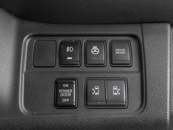 Nissan Serena V (C27) с пробегом 2018 года, цена 2 399 000 рублей, 121282 км, минивэн, Автокод Объявления