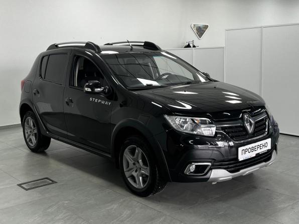Renault Sandero II Рестайлинг с пробегом 2018 года, цена 999 000 рублей, 104000 км, хэтчбек, Автокод Объявления