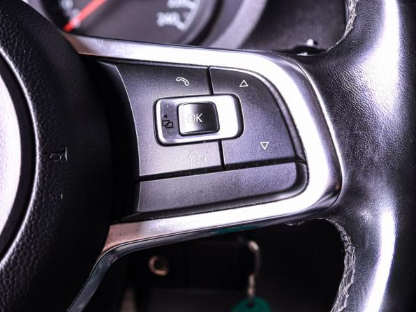 Volkswagen Polo V Рестайлинг с пробегом 2019 года, цена 1 430 000 рублей, 148422 км, седан, Автокод Объявления