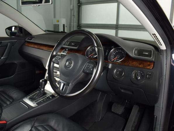 Volkswagen Passat B7 с пробегом 2014 года, цена 1 325 995 рублей, 70597 км, универсал, Автокод Объявления