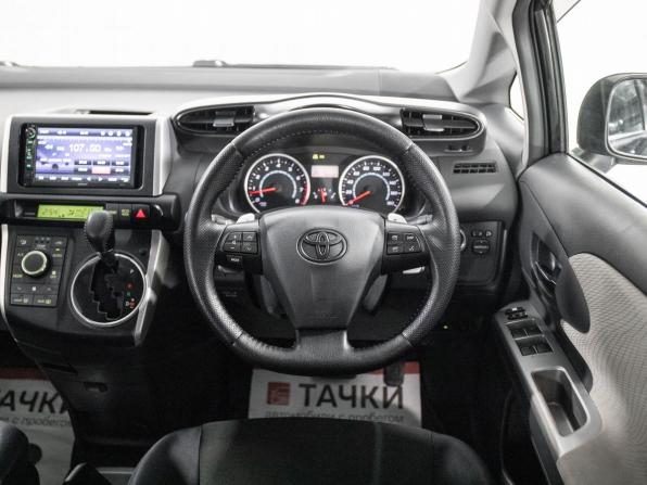 Toyota Wish II с пробегом 2010 года, цена 1 345 000 рублей, 180031 км, минивэн, Автокод Объявления