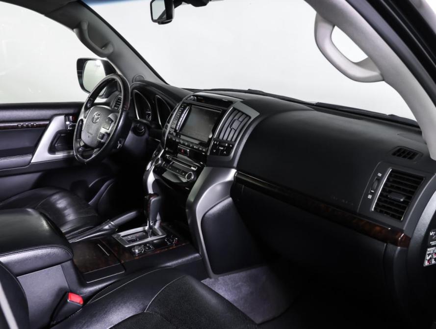 Toyota Land Cruiser 200 Series Рестайлинг 1 Москва  - изображение 12