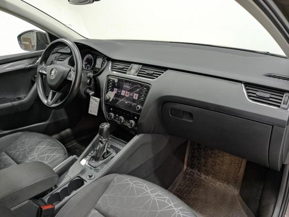 Skoda Octavia III (A7) Рестайлинг с пробегом 2019 года, цена 2 090 000 рублей, 84000 км, лифтбек, Автокод Объявления