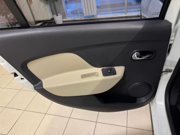 Renault Logan II с пробегом 2014 года, цена 720 000 рублей, 138518 км, седан, Автокод Объявления