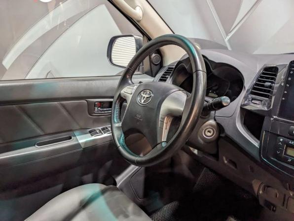Toyota Hilux VII Рестайлинг с пробегом 2013 года, цена 2 295 000 рублей, 230572 км, offers.body_type.unknown, Автокод Объявления