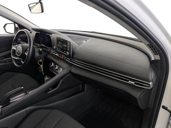 Hyundai Elantra VII (CN7) с пробегом 2022 года, цена 2 050 000 рублей, 69901 км, седан, Автокод Объявления