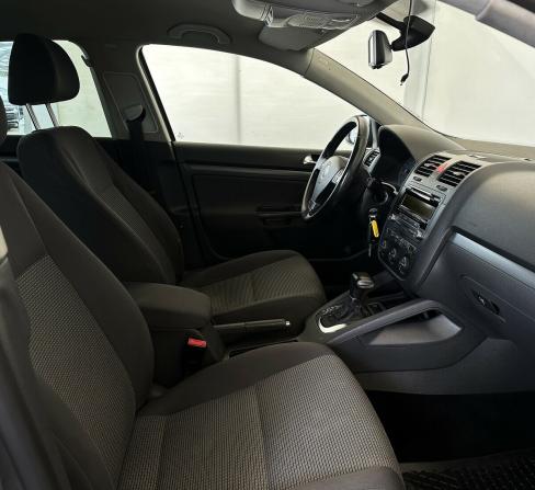 Volkswagen Jetta V с пробегом 2009 года, цена 650 000 рублей, 238821 км, седан, Автокод Объявления