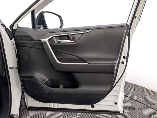 Toyota RAV4 V (XA50) с пробегом 2021 года, цена 3 210 000 рублей, 68974 км, внедорожник, Автокод Объявления