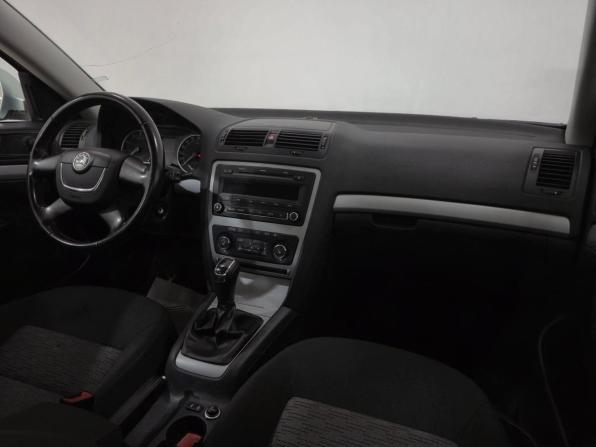 Skoda Octavia II (A5) Рестайлинг с пробегом 2013 года, цена 960 000 рублей, 82781 км, лифтбек, Автокод Объявления