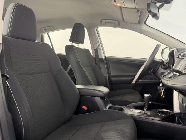 Toyota RAV4 IV (XA40) Рестайлинг с пробегом 2016 года, цена 2 070 000 рублей, 182000 км, внедорожник, Автокод Объявления