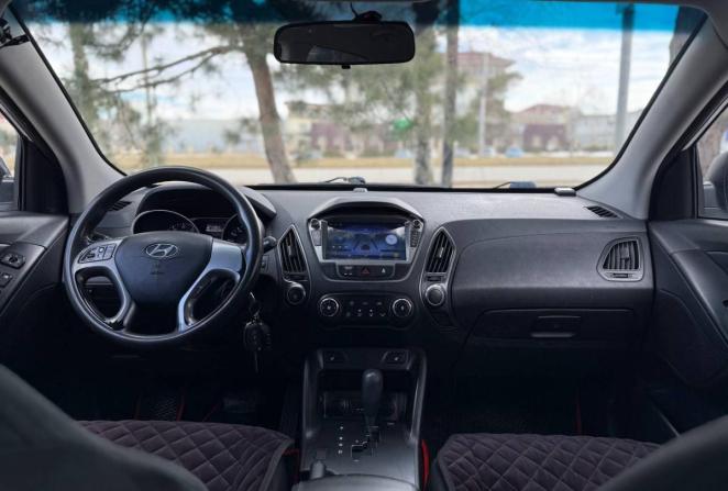 Hyundai ix35 I Рестайлинг с пробегом 2014 года, цена 930 000 рублей, 330258 км, внедорожник, Автокод Объявления