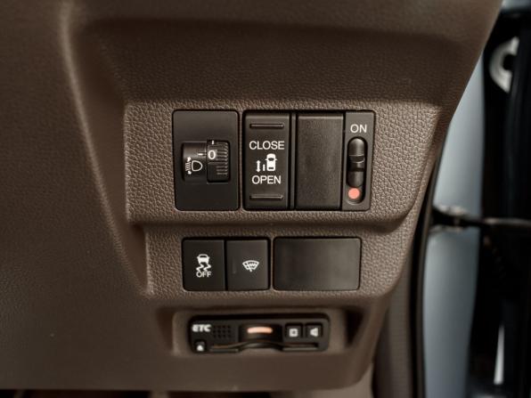 Honda Freed II с пробегом 2016 года, цена 1 270 000 рублей, 144079 км, компактвэн, Автокод Объявления