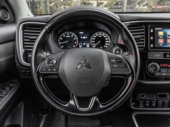 Mitsubishi Outlander III Рестайлинг 2 с пробегом 2018 года, цена 1 587 000 рублей, 100099 км, внедорожник, Автокод Объявления
