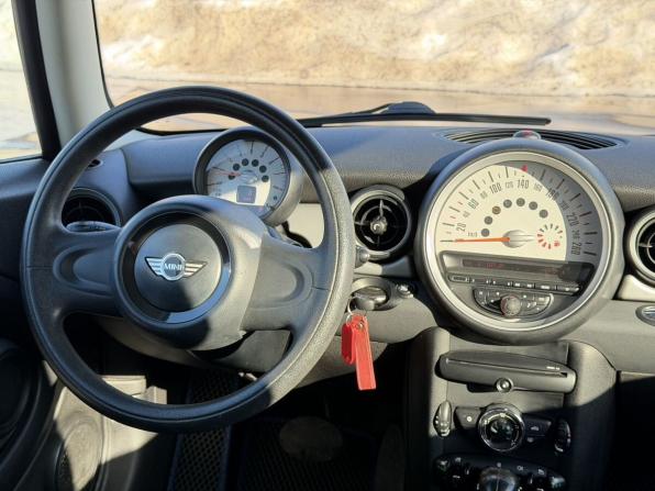 Mini Hatch II (R56) Рестайлинг с пробегом 2011 года, цена 965 000 рублей, 129350 км, хэтчбек, Автокод Объявления