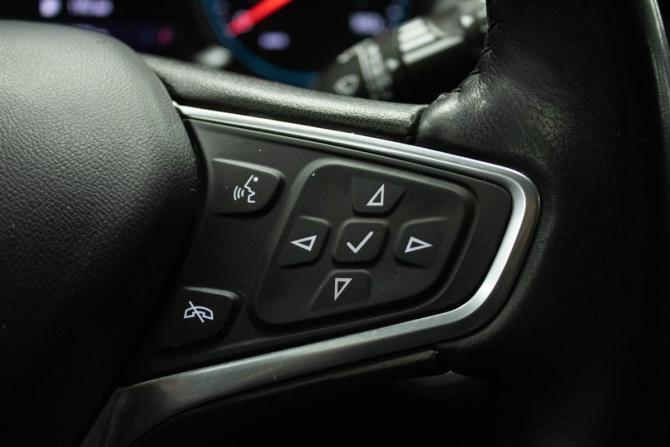 Chevrolet Equinox III Рестайлинг с пробегом 2022 года, цена 2 679 000 рублей, 30981 км, внедорожник, Автокод Объявления